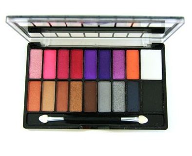 Paleta com 18 sombras.